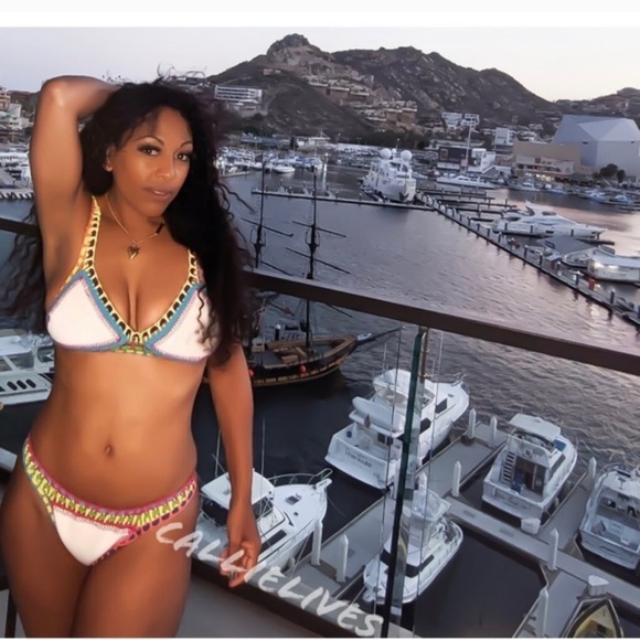 NWT 1 leftCrochet Reversible Knitted Scuba Bikini - Picture 8 of 8